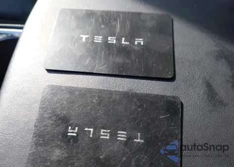 2023 Tesla Model Y Awd/Long Range Dual Motor All-Wheel Drive из США, поврежденный, VIN 7SAYGDEE9PA089878